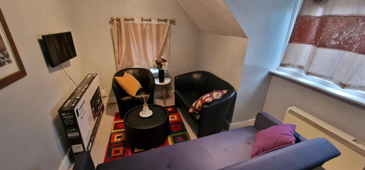 Cosy 2 Bedroom Flat - Sleeps 6 People - Close To Lewisham Dlr/Train Station London Exterior foto