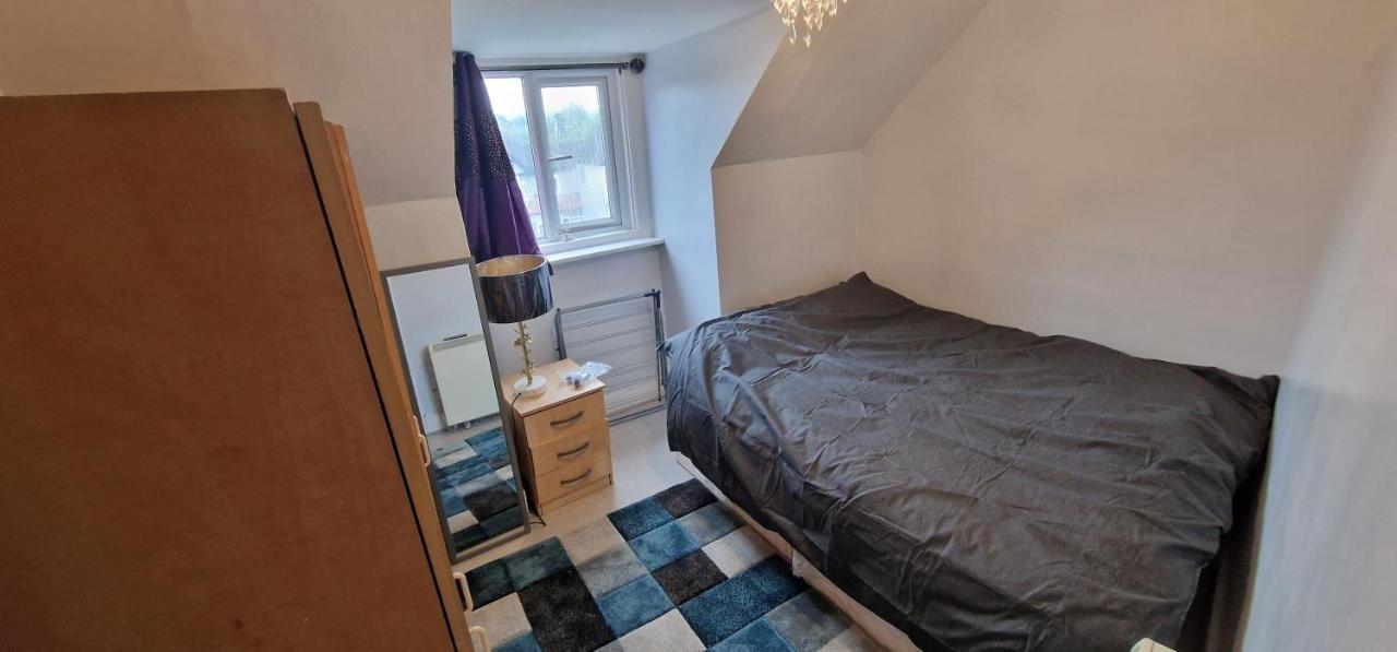 Cosy 2 Bedroom Flat - Sleeps 6 People - Close To Lewisham Dlr/Train Station London Exterior foto
